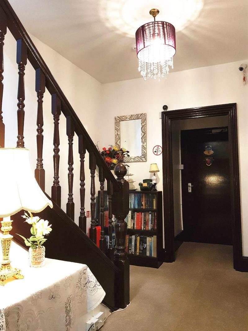 Adams Guest House - Lobi