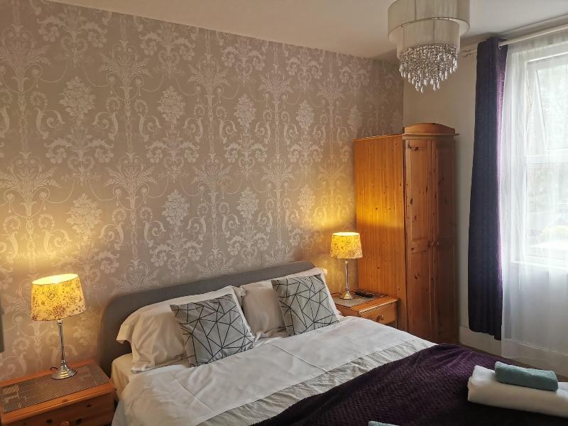Adams Guest House - Oda