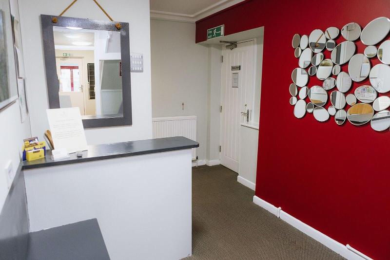 Red Mullions Guest House - Lobi