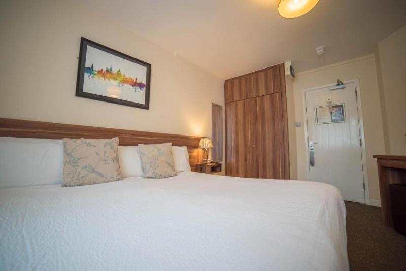 Red Mullions Guest House - Oda