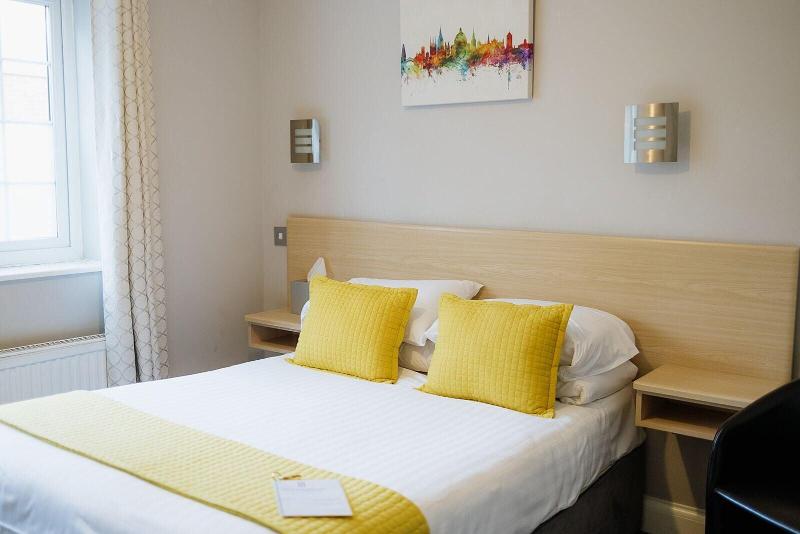 Red Mullions Guest House - Oda
