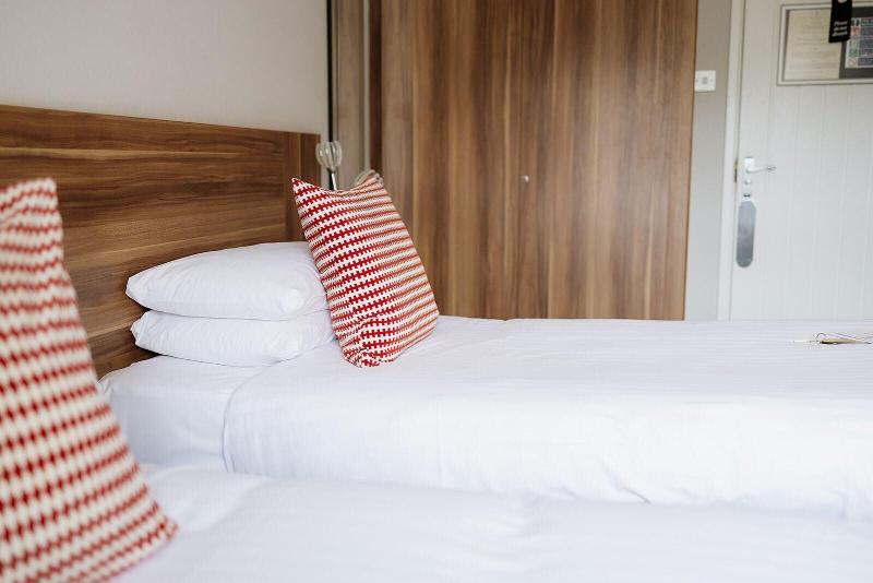 Red Mullions Guest House - Oda