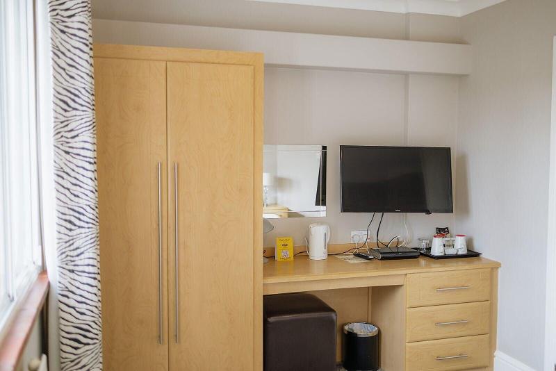 Red Mullions Guest House - Oda