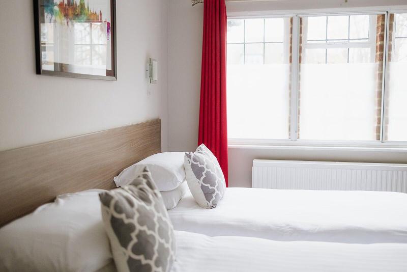 Red Mullions Guest House - Oda