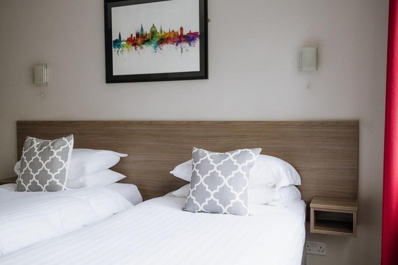 Red Mullions Guest House - Oda