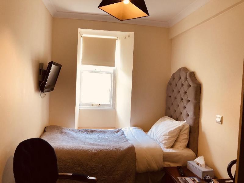Allison House 17 - Oda