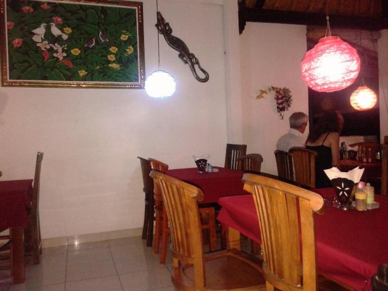 Titi Sedana Homestay - Restoran
