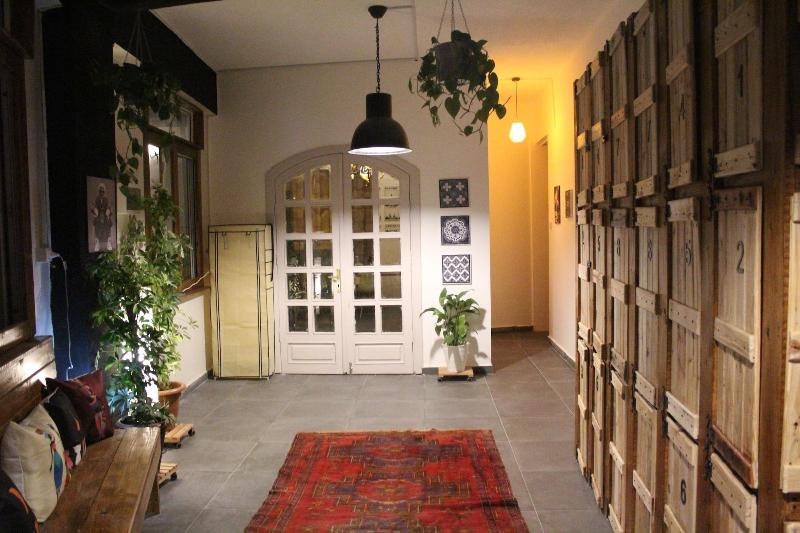 The Cabin Hostel - Genel