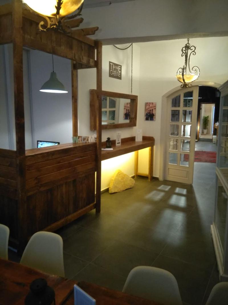 The Cabin Hostel - Teras