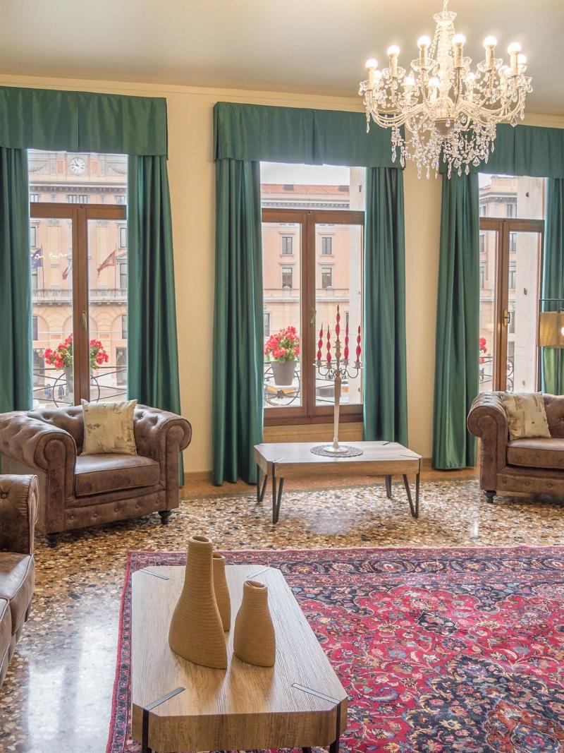 Grand Canal Suites - Lobi
