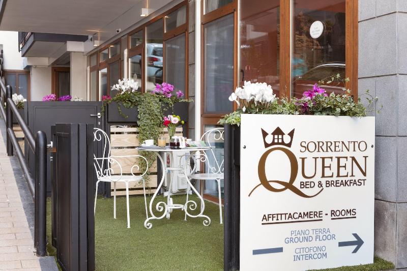 B B Sorrento Queen - Genel