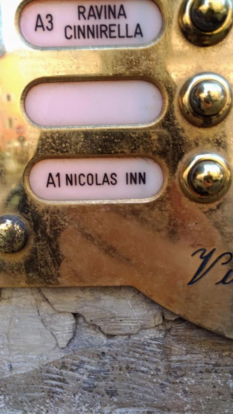Nicolas Inn - Genel