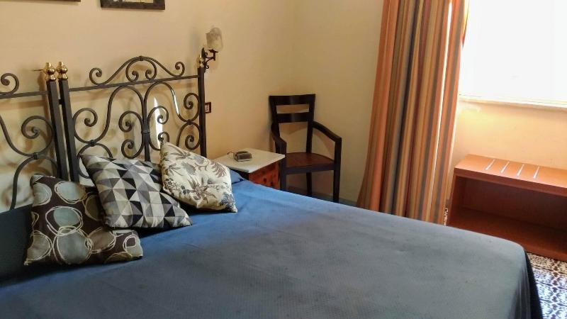 Nicolas Inn - Oda