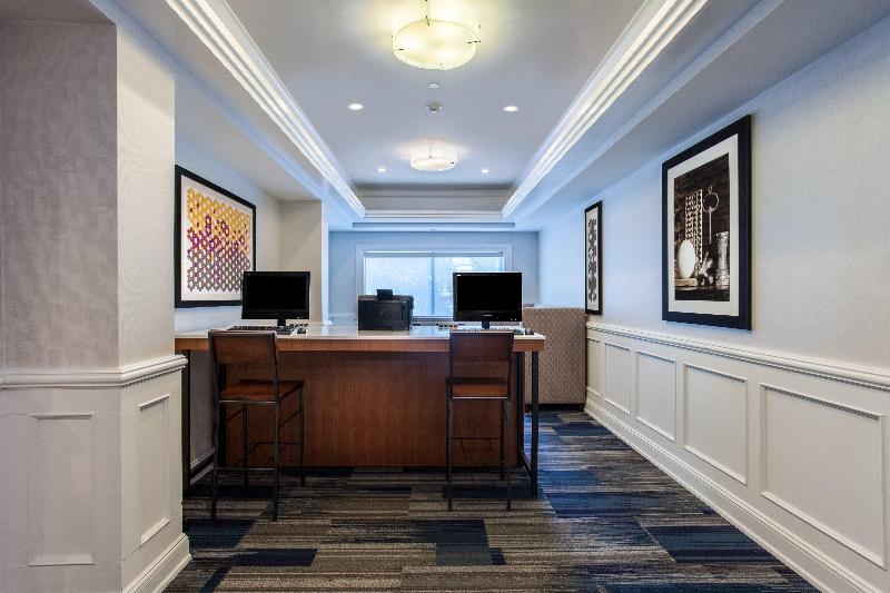 Holiday Inn Express Hauppauge-Long Island - Lobi