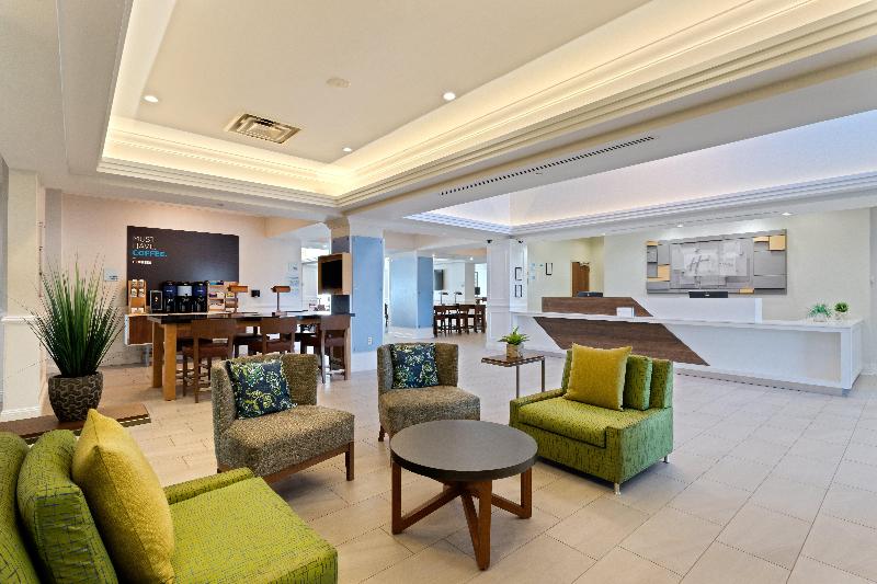 Holiday Inn Express Hauppauge-Long Island - Lobi