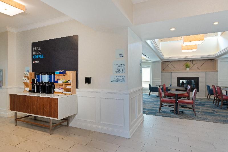Holiday Inn Express Hauppauge-Long Island - Lobi