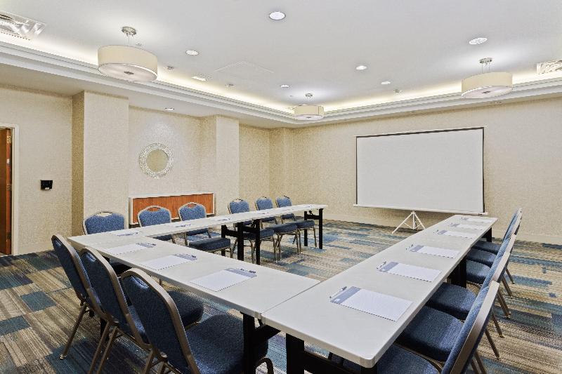 Holiday Inn Express Hauppauge-Long Island - Toplantı