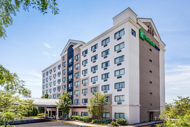 Holiday Inn Express Hauppauge-Long Island - Genel