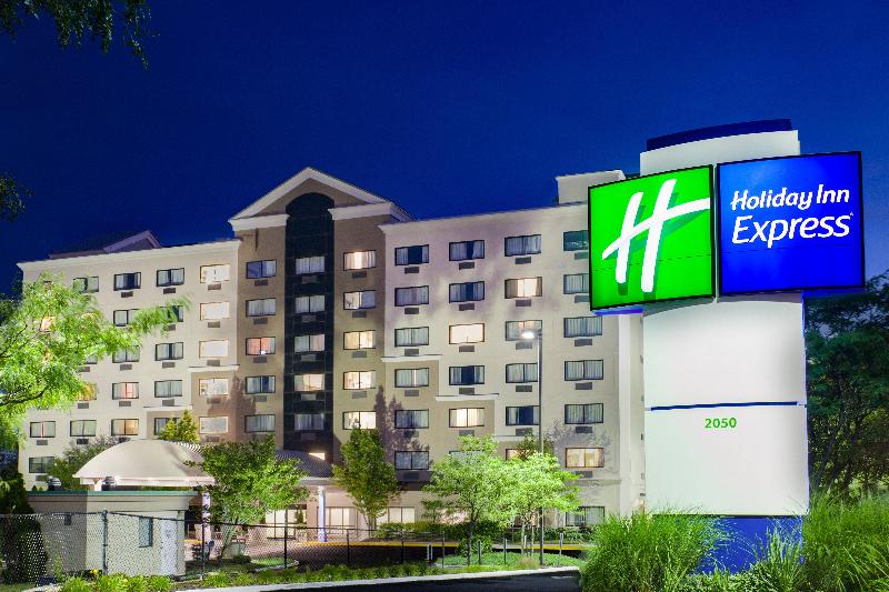 Holiday Inn Express Hauppauge-Long Island - Genel