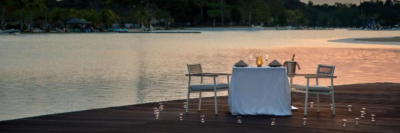 Natra Bintan A Tribute Portfolio Resort - Restoran