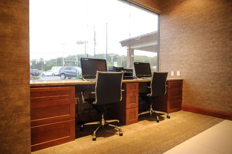 Holiday Inn Plainview-Long Island - Lobi