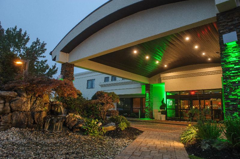 Holiday Inn Plainview-Long Island - Genel