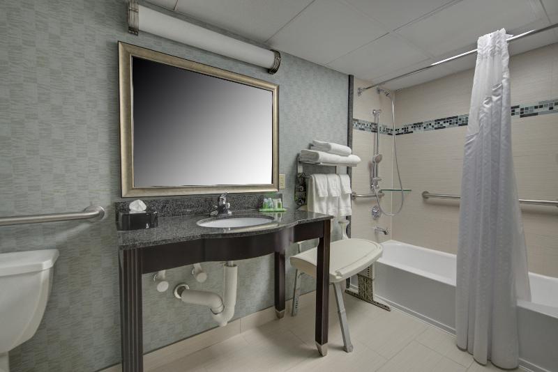 Holiday Inn Plainview-Long Island - Oda