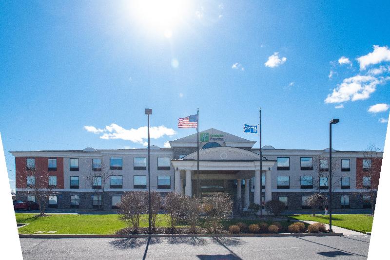 Holiday Inn Express Suites Chester-Monroe-Goshen - Genel