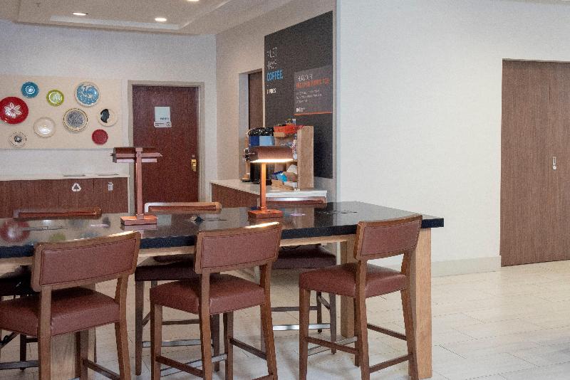 Holiday Inn Express Suites Chester-Monroe-Goshen - Restoran