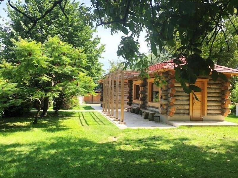 Batthya Ny Kasta Lysza Lla - Genel