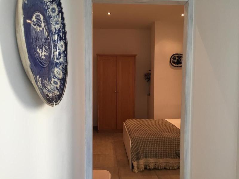 International Naples - Oda