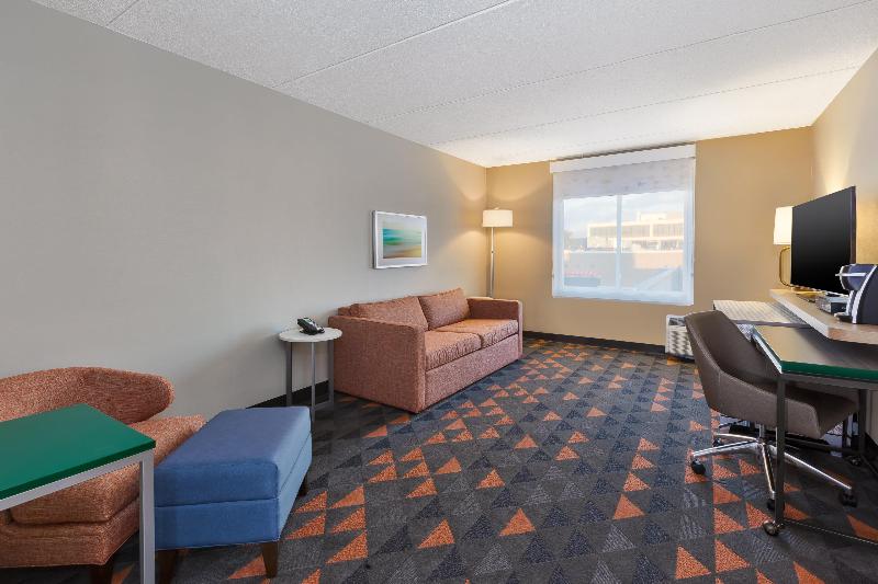 Holiday Inn Westbury-Long Island - Oda