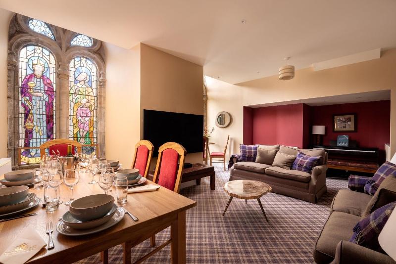 The Highland Club - Lobi