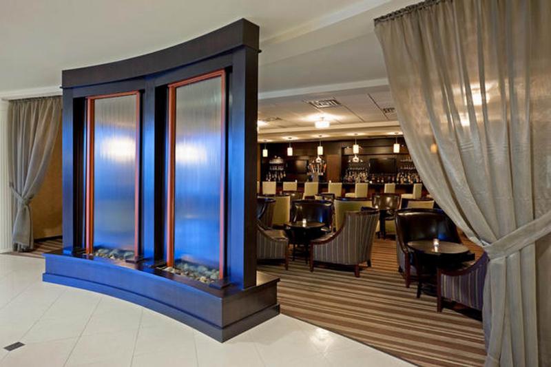Armoni Inn & Suites - Bar