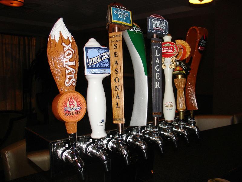 Armoni Inn & Suites - Bar