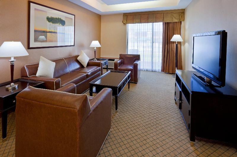 Armoni Inn & Suites - Oda