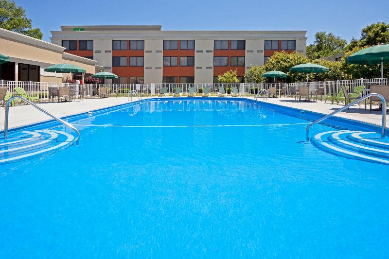 Armoni Inn & Suites - Havuz