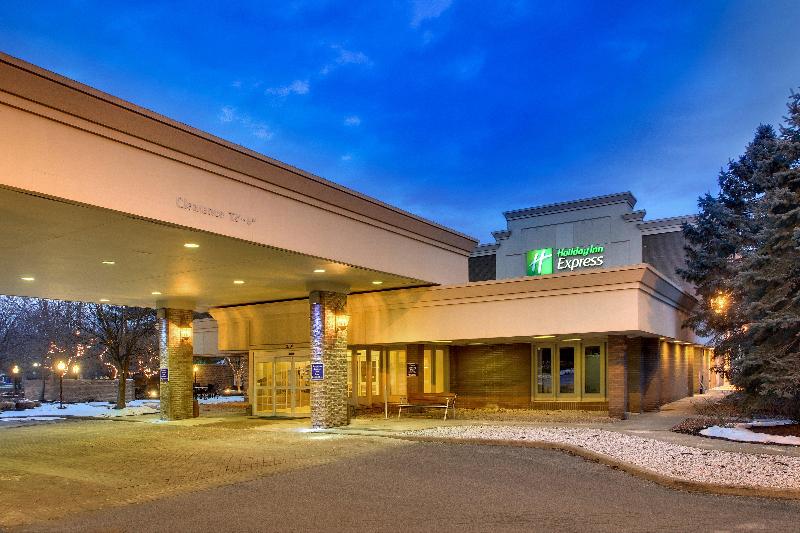Holiday Inn Express Poughkeepsie - Genel