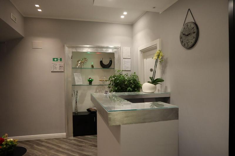 Millina Suites In Navona - Lobi