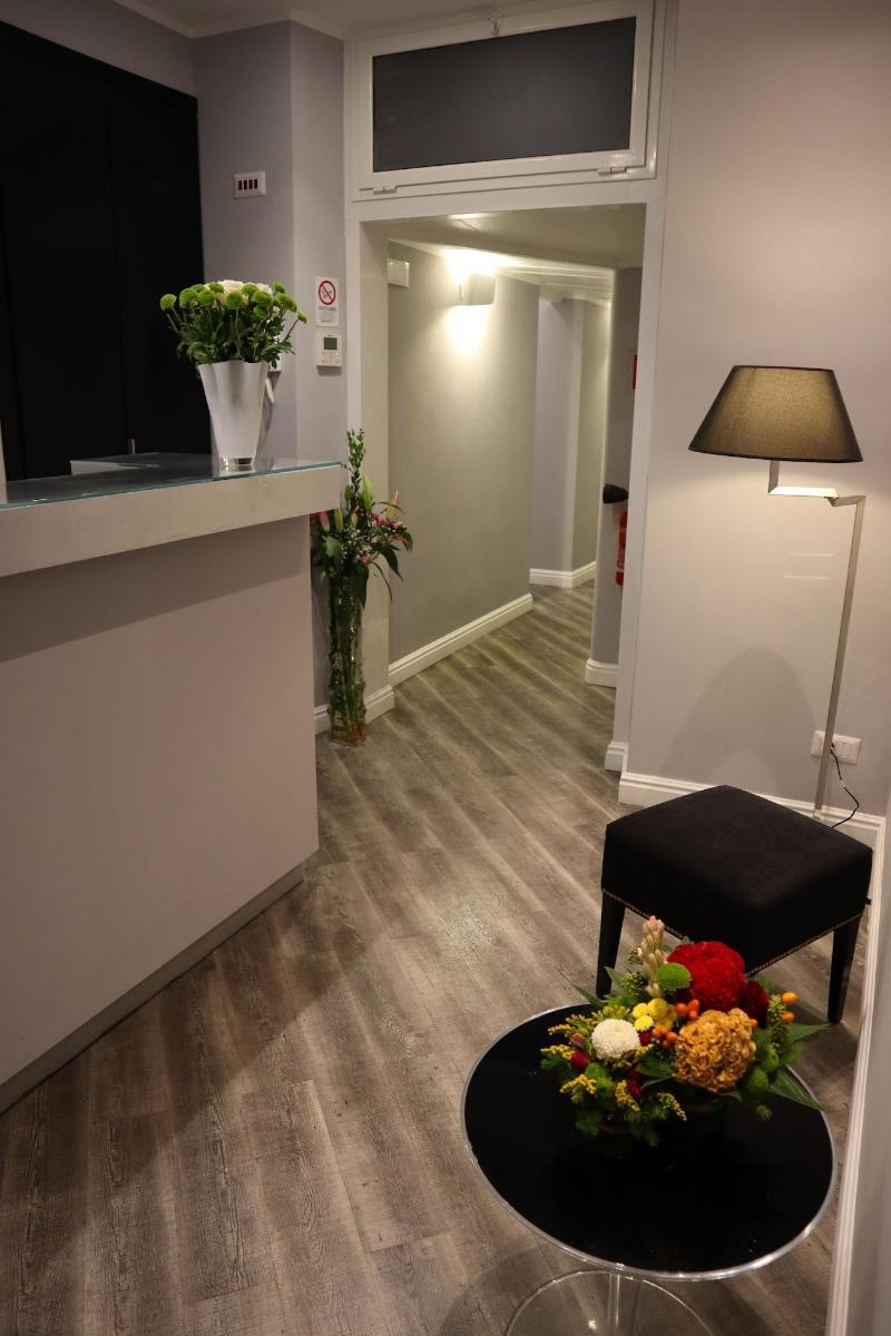 Millina Suites In Navona - Lobi