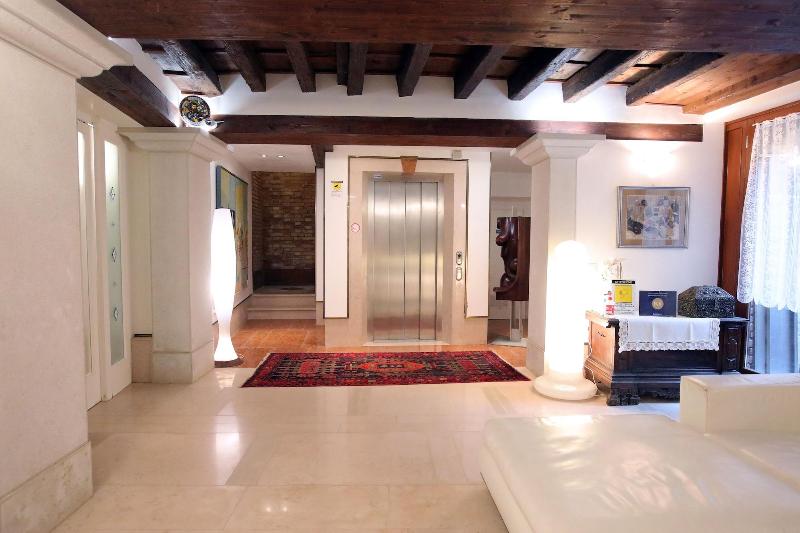 Alla Vigna Room Only - Lobi