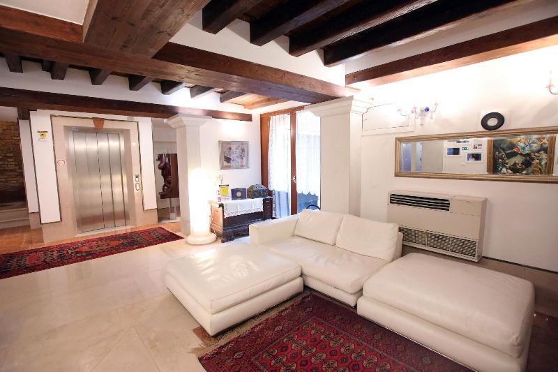 Alla Vigna Room Only - Lobi