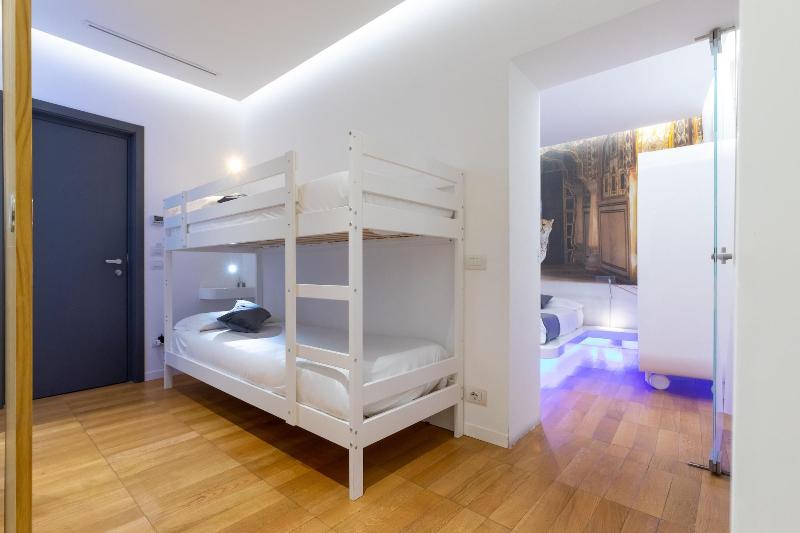 Trevi Elite Roma - Oda