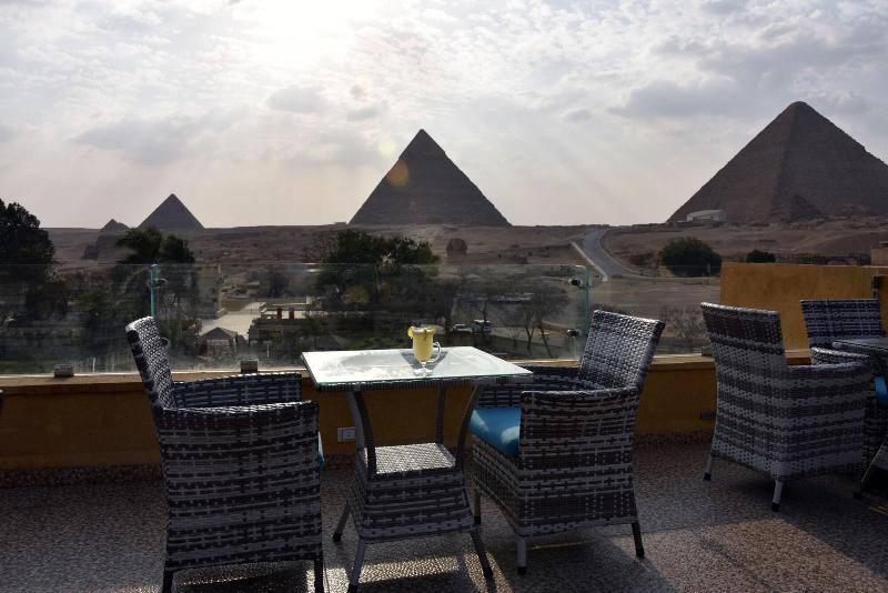 Giza Pyramids View Inn - Teras