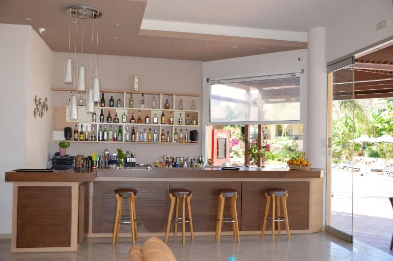 Helios - Bar