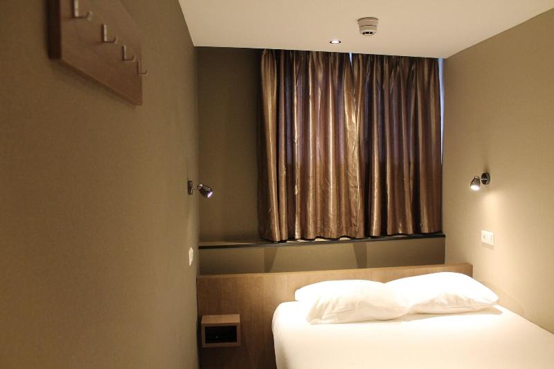 Hotel Blossoms - Oda