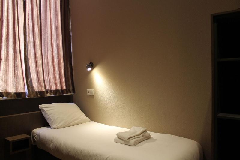 Hotel Blossoms - Oda