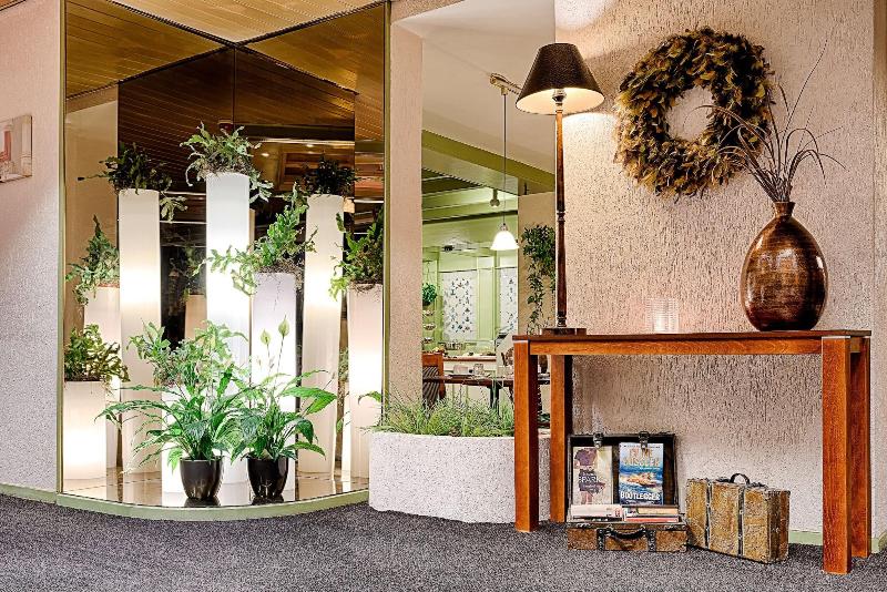 Owl Hotel - Lobi