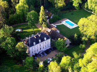 Chateau De Challanges