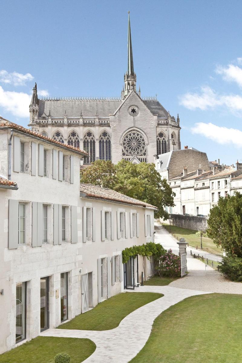 Hotel Angoulême Le Saint Gelais - Genel